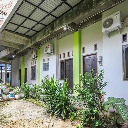 巴厘巴板 Oyo 3830 Dfarys Gh Syariah酒店 外观 照片